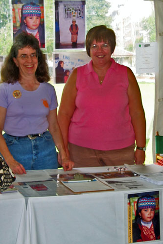 gal/Participants_gallery/BostonKnitOut06JudyNancy.jpg
